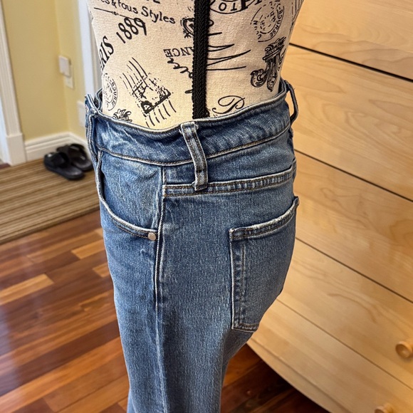 Quince comfort stretch high rise relaxed straight Jeans in medium wash 30” - Picture 3 of 9